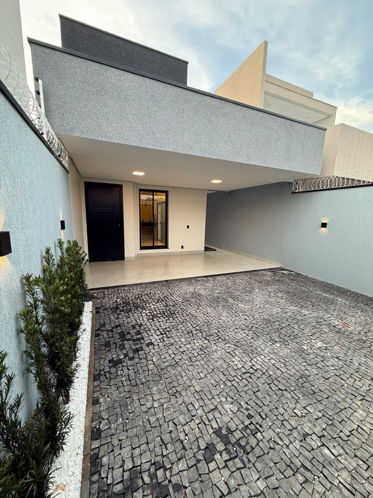Casa nova com piscina e 3 quartos à venda na 505 Sul – Palmas/TO