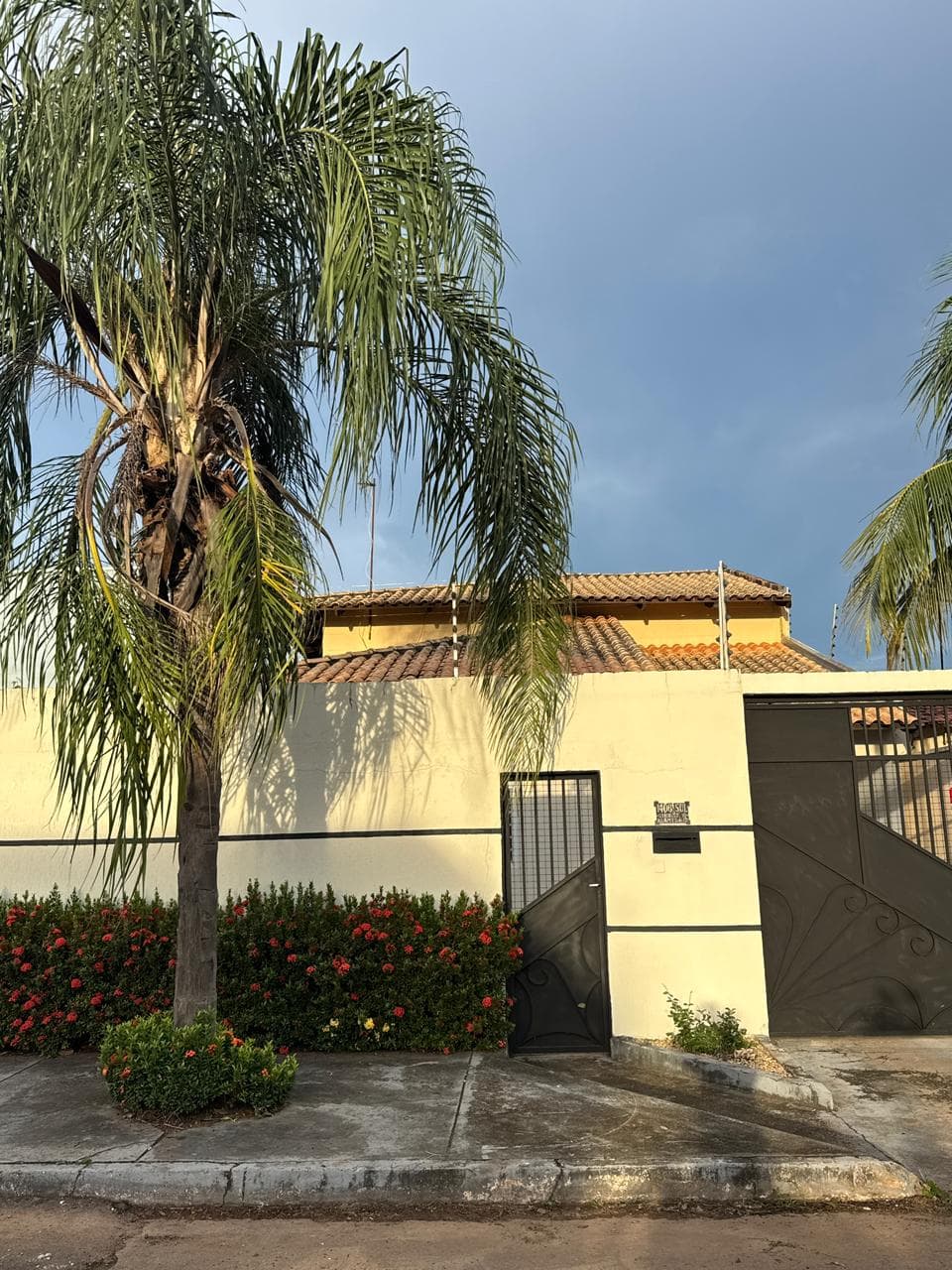 Casa com 3 Quartos, Quintal Amplo e Laje à Venda na 1404 Sul – Palmas/TO
