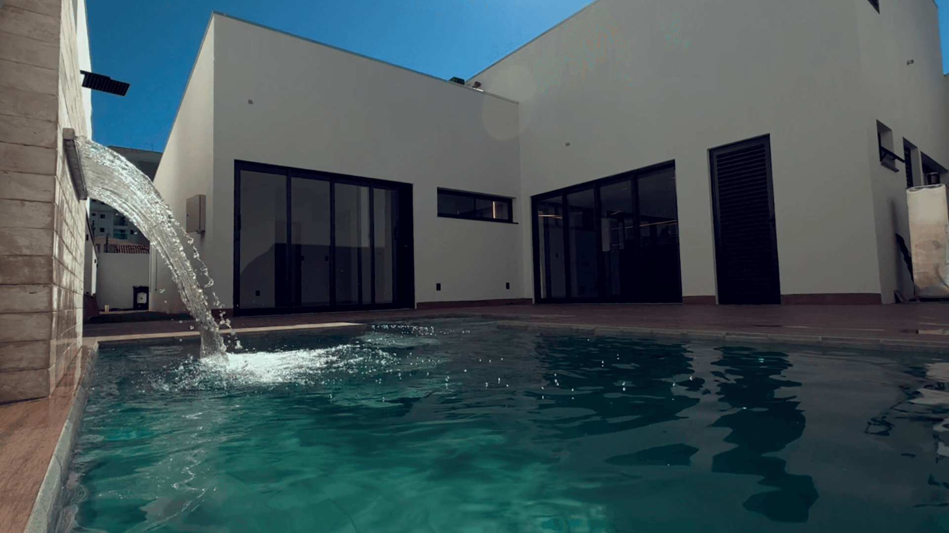 Casa Nova de Alto Padrão com Energia Solar e Piscina Aquecida à Venda na 110 Norte – Palmas/TO