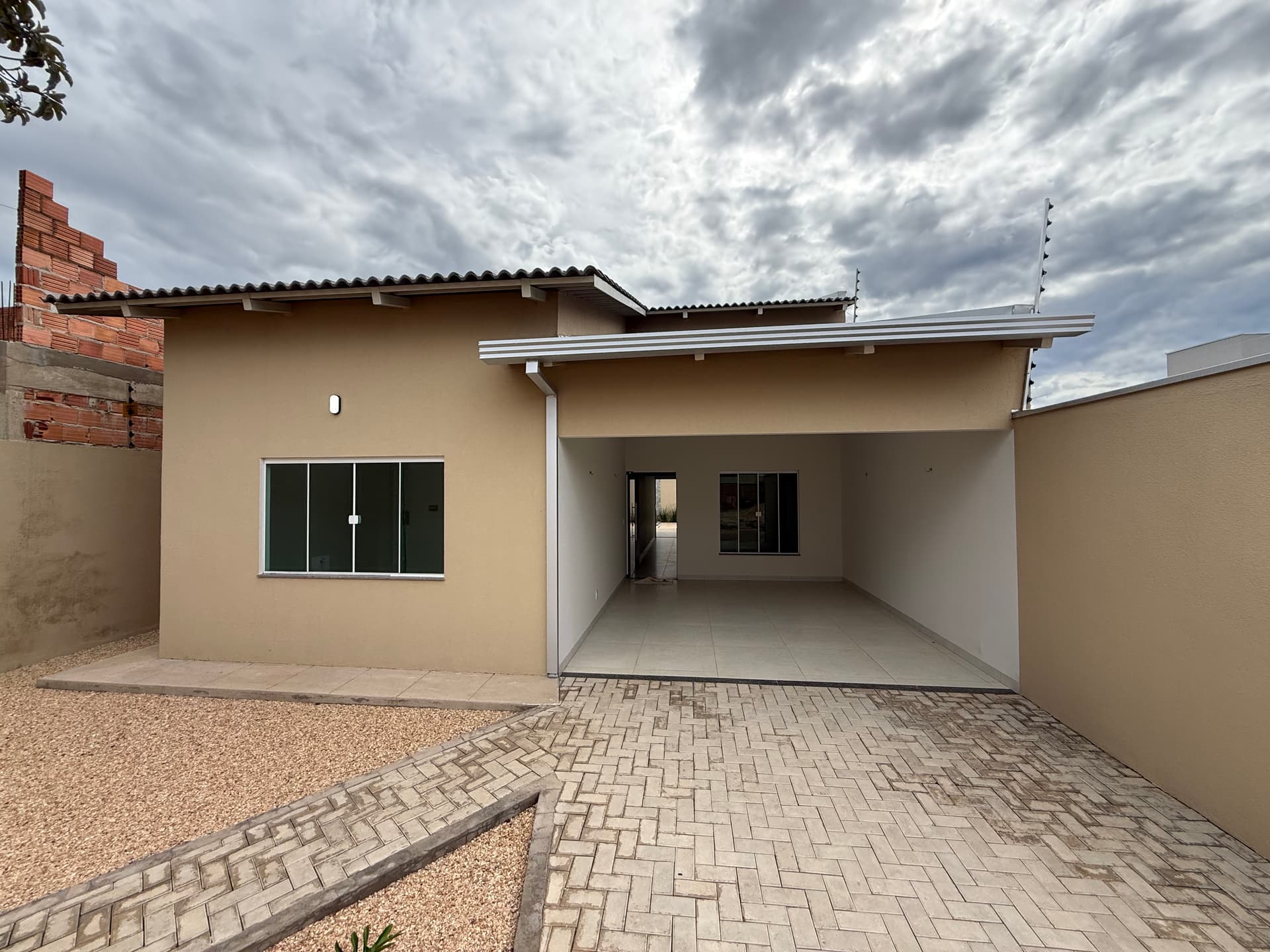 Casa 3 quartos com piscina e suíte americana na 1503 Sul