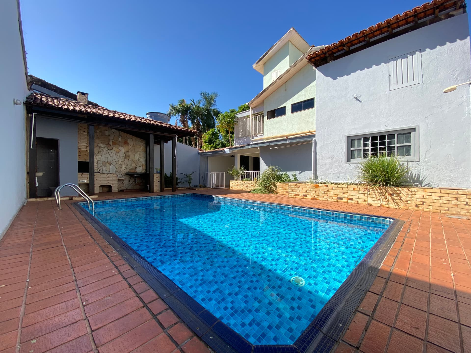 Sobrado com 5 Quartos, 4 Suítes, Piscina e Área Gourmet à Venda na 110 Sul – Palmas/TO