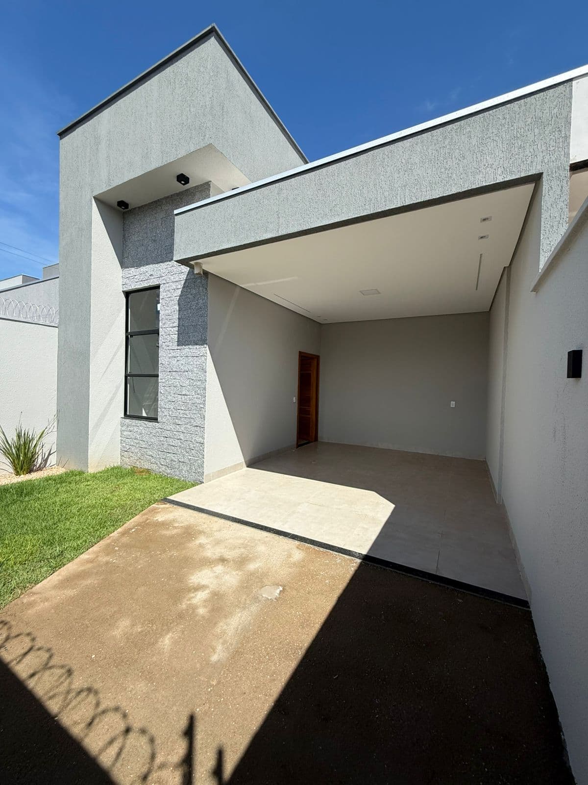 Casa 3 quartos com suíte e closet no Setor Santa Fé II em Palmas
