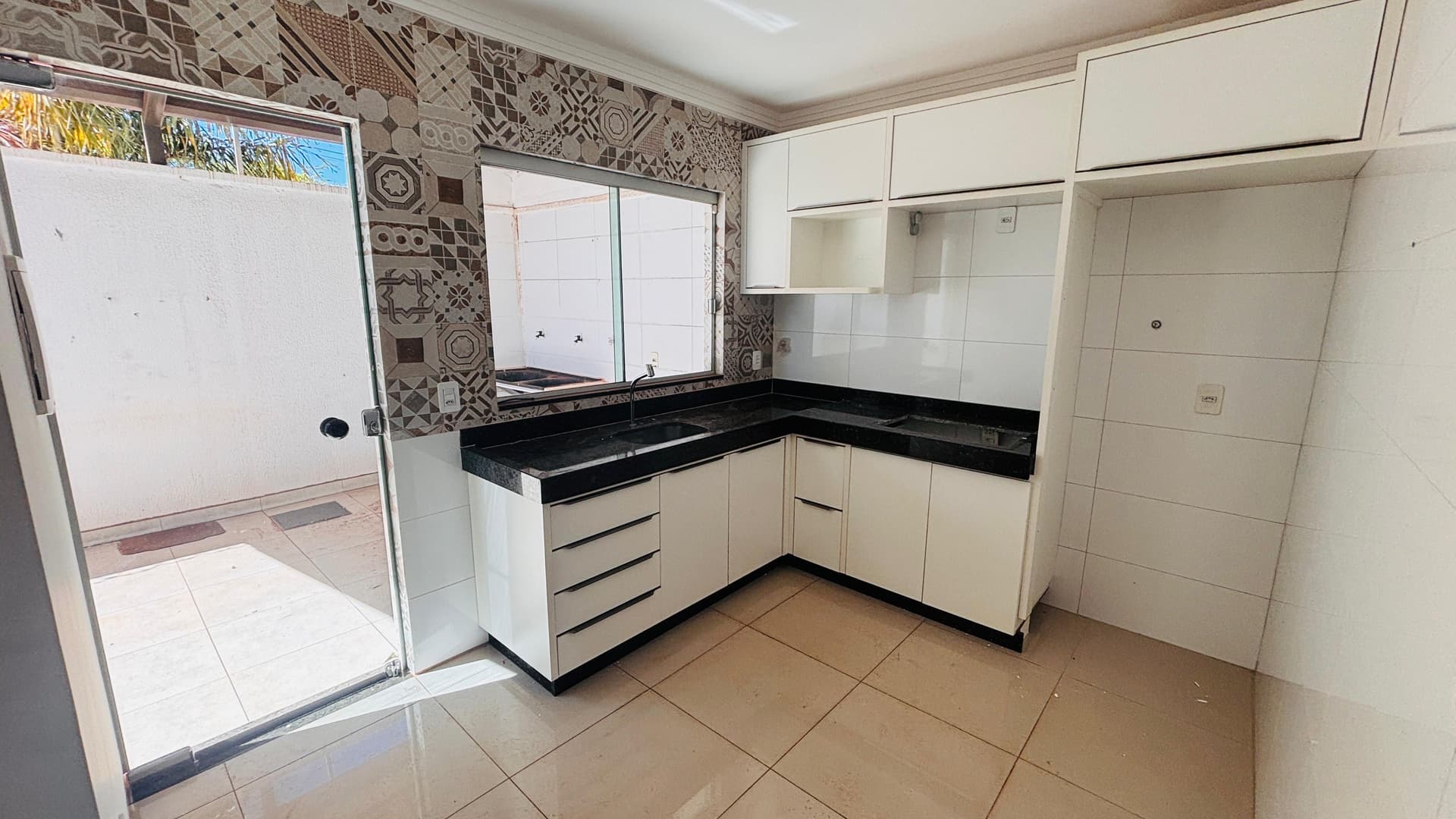 Sobrado com 3 Quartos e Closet à Venda na 110 Sul – Palmas/TO