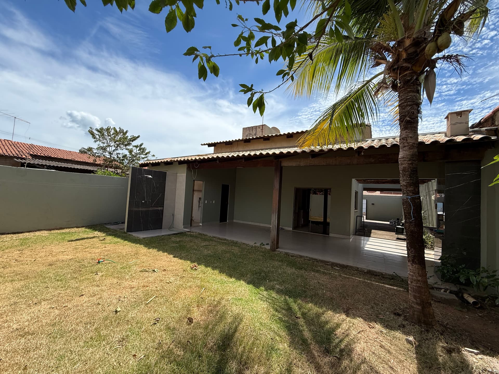 Casa à Venda na 1006 Sul 2 quartos sendo 2 suíte Palmas/TO