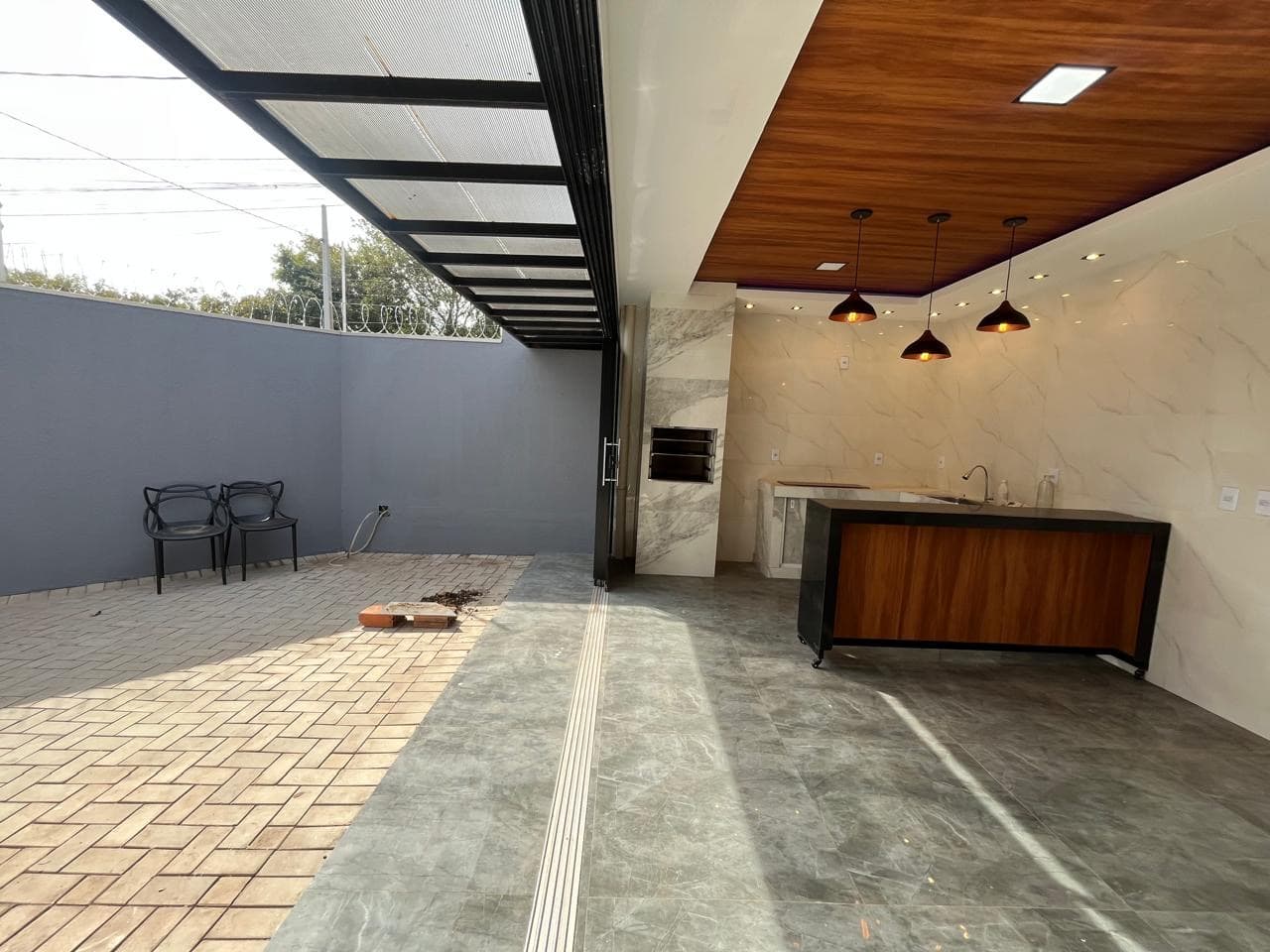 Casa à Venda na 1404 Sul – Palmas/TO | 3 Quartos, Espaço Gourmet e Pé-Direito Alto