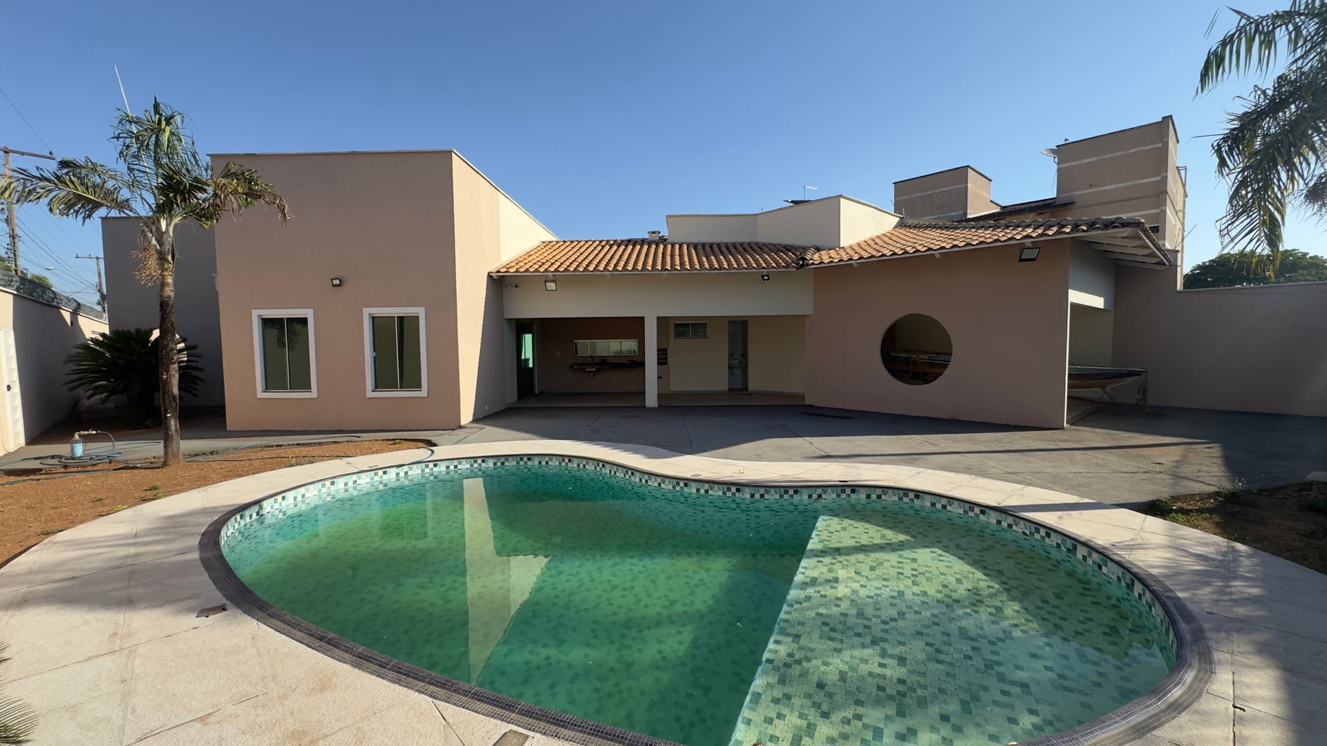 Casa de Esquina com 3 Suítes e Piscina à Venda na 509 Sul – Palmas/TO