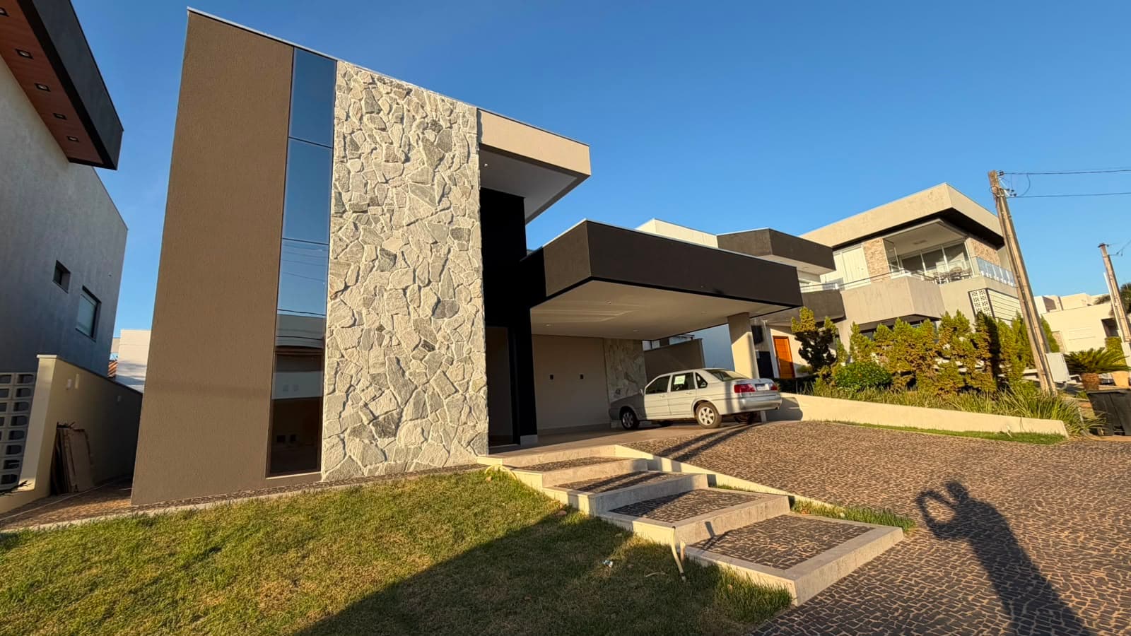 Casa de Alto Padrão à Venda no Condomínio Mirante do Lago – 4 Suítes, Piscina e Área Gourmet | Palmas/TO