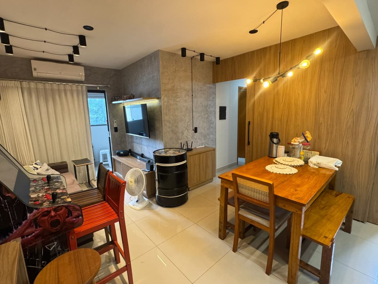 Apartamento à venda na 704 Sul com 2 quartos e sacada com churrasqueira