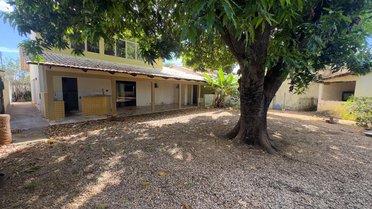 Sobrado com 4 quartos e lote de 450 m² à venda na 208 Norte – Palmas/TO