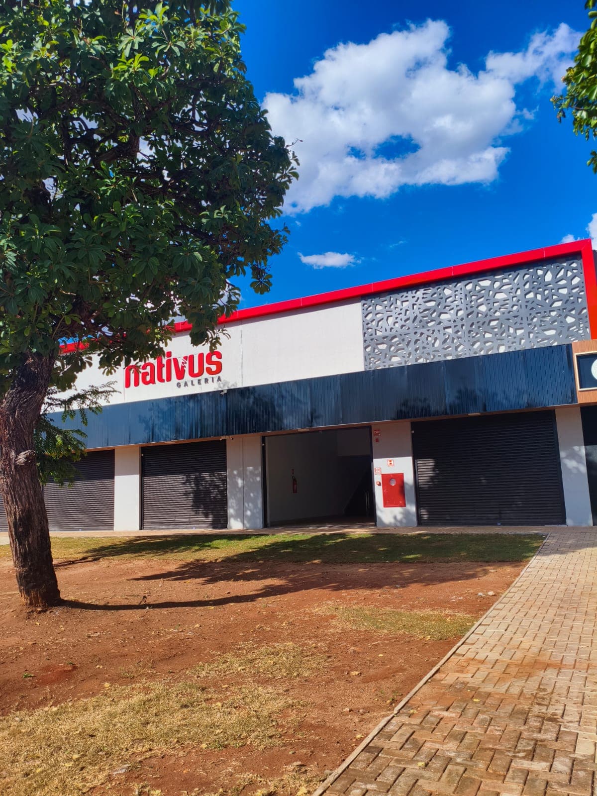 Sala Comercial Térrea com Mezanino à Venda ou Locação na 112 Sul – Palmas/TO