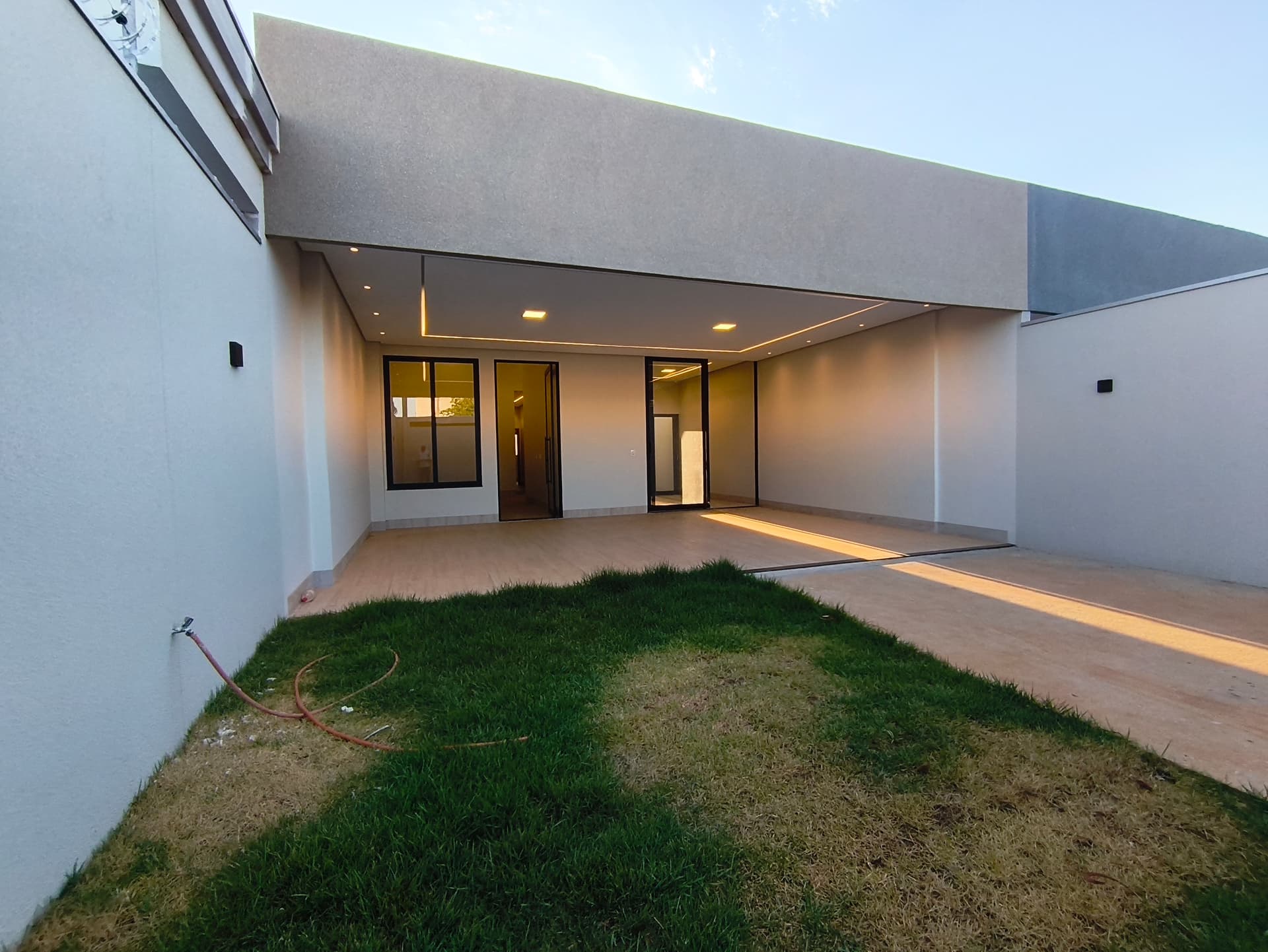 Casa Nova com 3 Quartos, Suíte e Área Gourmet à Venda na 1603 Sul – Palmas/TO