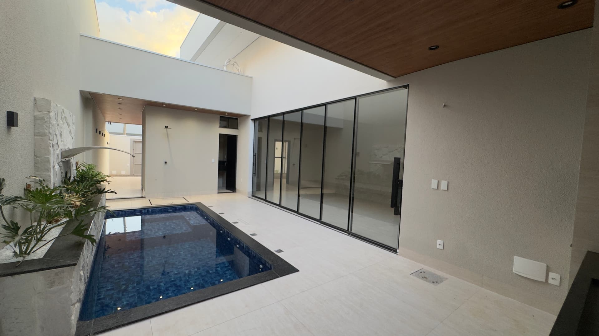 CASA DE ALTO PADRÃO  Á VENDA | RECANTO – 309 SUL | PALMAS/TO