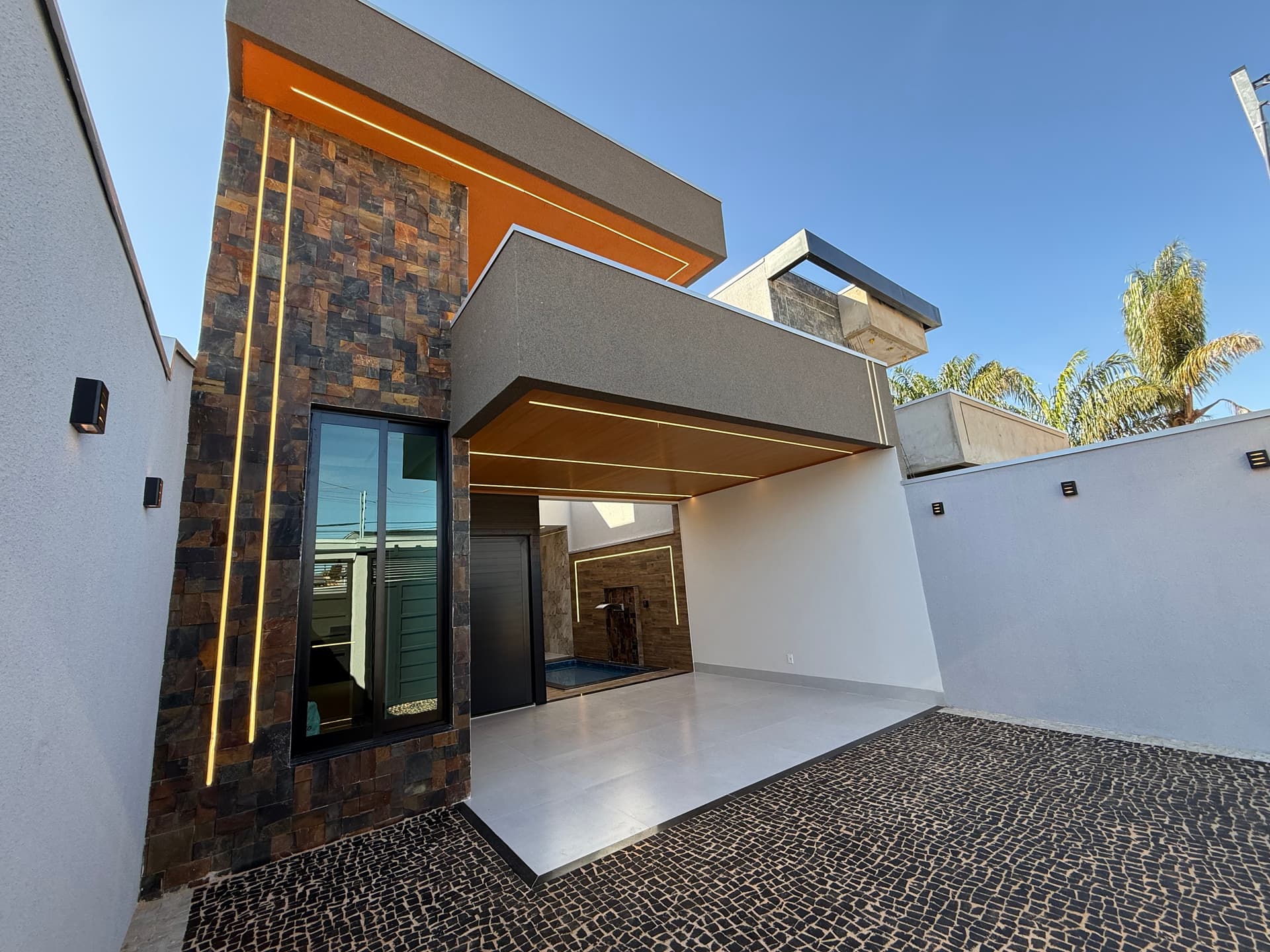 Casa de alto padrão com 3 suites, escritório e piscina na Arso 42 em Palmas – TO