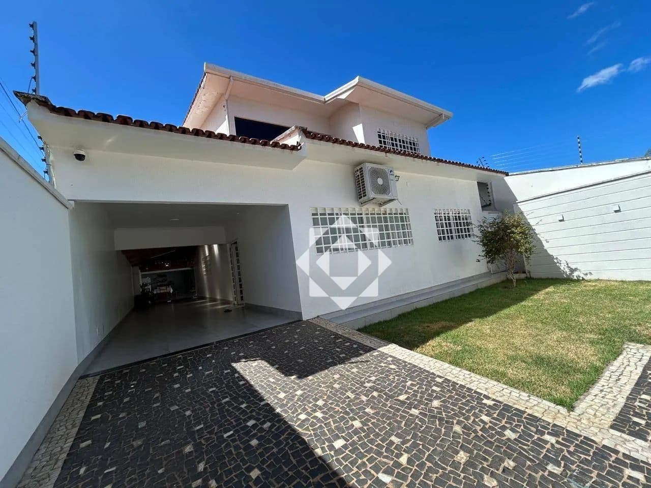 Sobrado 5 quartos com piscina e energia solar à venda na 106 Sul em Palmas