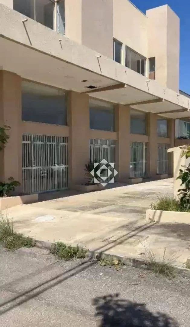 Prédio comercial 1.100 m² à venda no Plano Diretor Sul em Palmas com estrutura completa