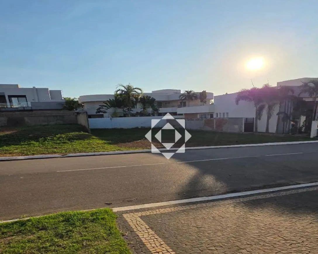 Terreno 420 m² em condomínio alto padrão à venda no Mirante do Lago em Palmas