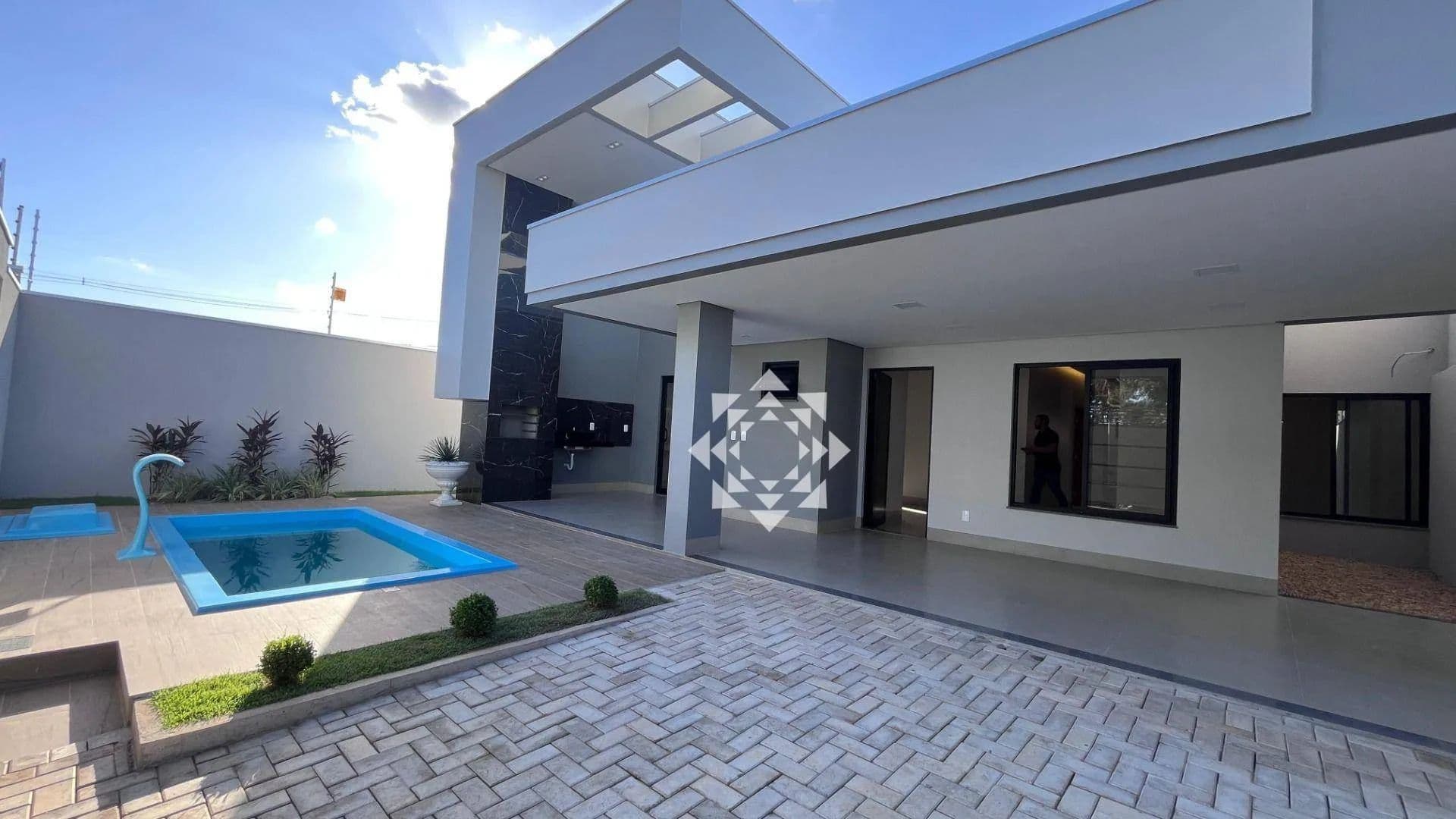 Casa nova com 3 quartos, piscina e área gourmet em Palmas