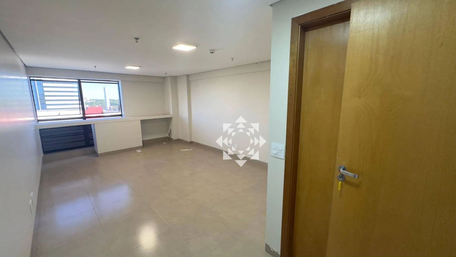 Sala comercial com 27 m² no Edifício Cosmopolitan na 201 Sul
