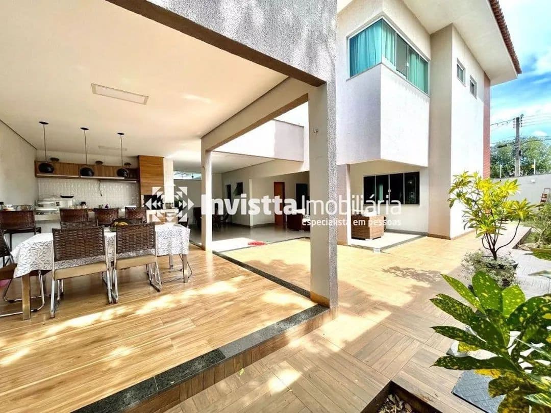 Sobrado com 4 quartos e móveis planejados na ARNE 12 (110 Norte) - Palmas/TO