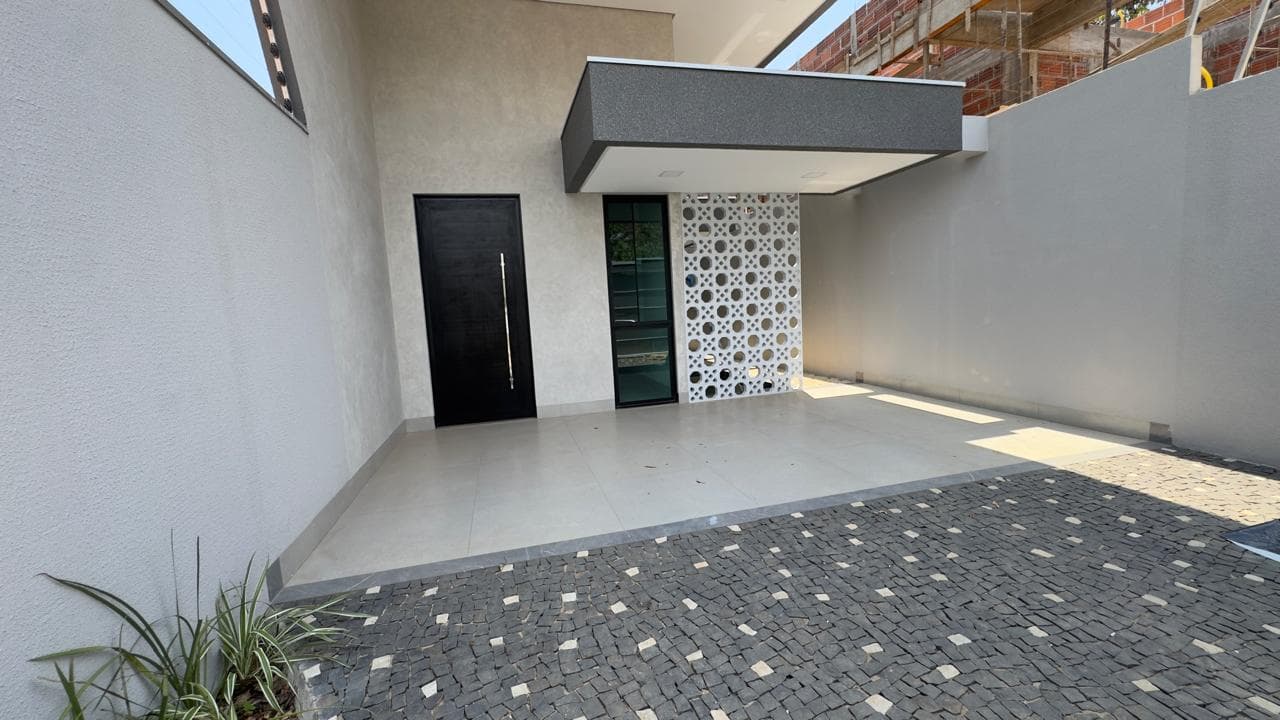 Casa à venda na 505 Sul com 3 suítes e piscina em Palmas
