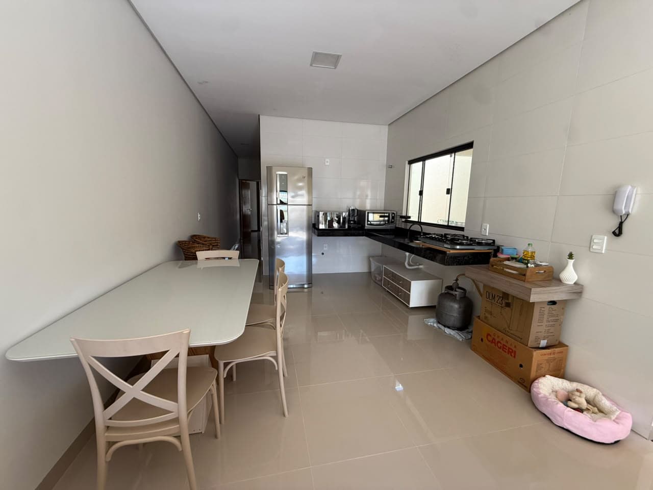 Casa com piscina, 2 quartos (1 suíte) na Quadra 1406 — perto do futuro Shopping Veredas do Lago