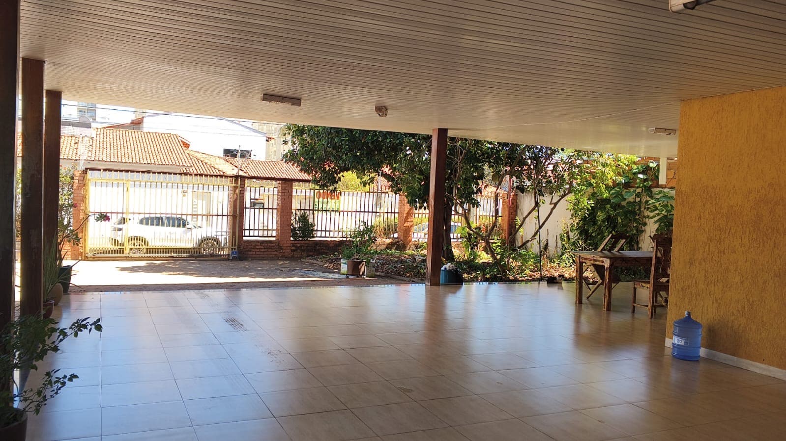 Casa com 4 quartos e amplo terreno à venda na 105 Norte – Palmas/TO