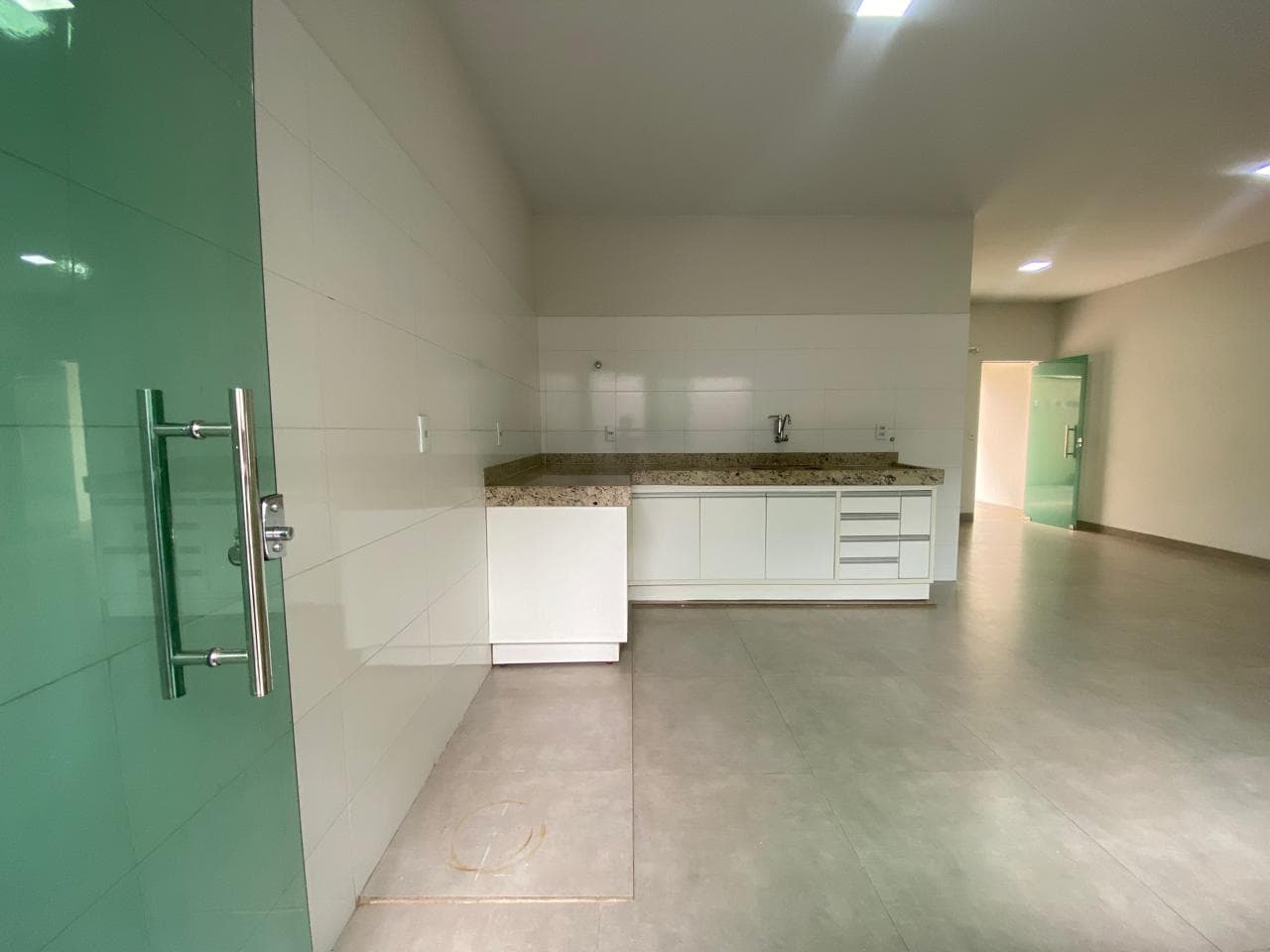 Sobrado 3 quartos com suíte no Condomínio Recanto do Bosque