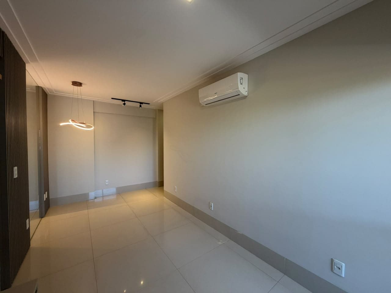 APARTAMENTO DE 2 QUARTOS MOBILIADO – RESIDENCIAL SERRA DO CARMO