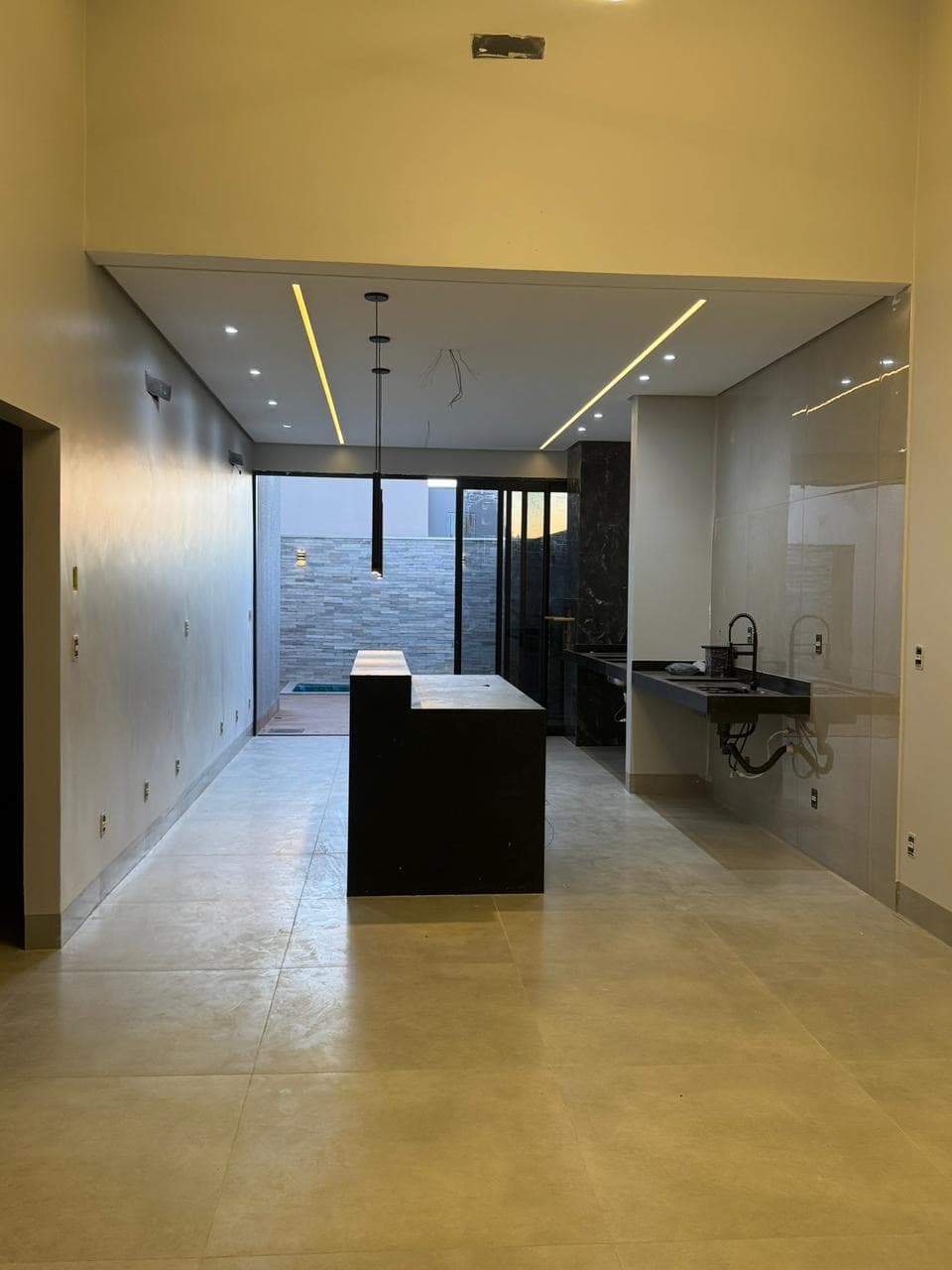 Casa de alto padrão com 3 quartos e piscina aquecida à venda na 1503 Sul – Palmas/TO