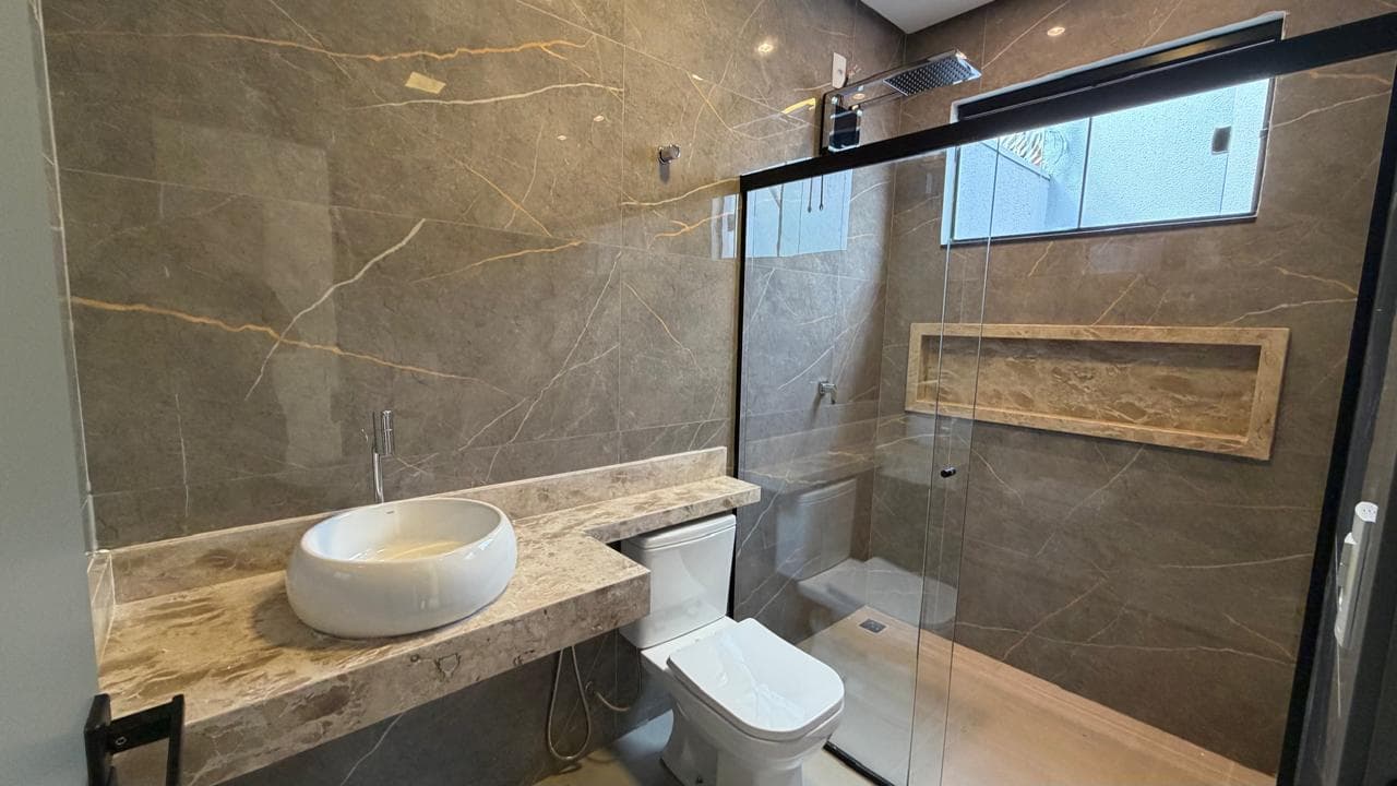 Casa de alto padrão com 3 quartos e piscina na 1503 Sul em Palmas