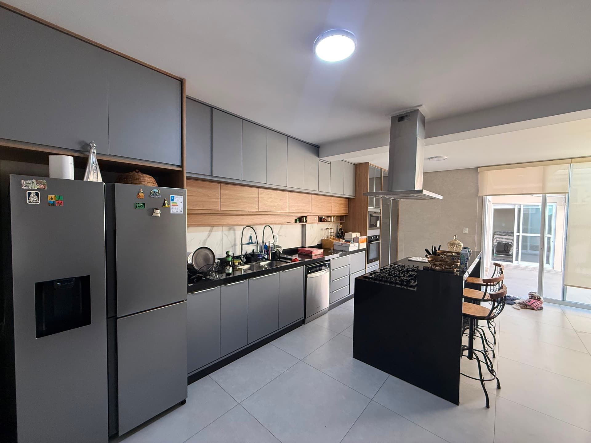 Casa de Alto Padrão Totalmente Mobiliada com 4 Suítes e Piscina à Venda em Pedregulho – Guaratinguetá/SP