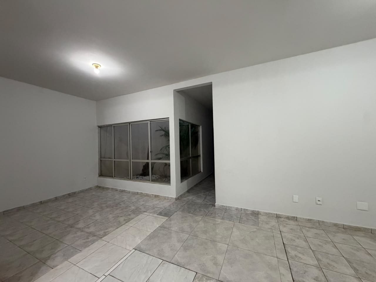 Casa para aluguel com 3 quartos e quintal privativo na 108 Norte - Palmas/TO