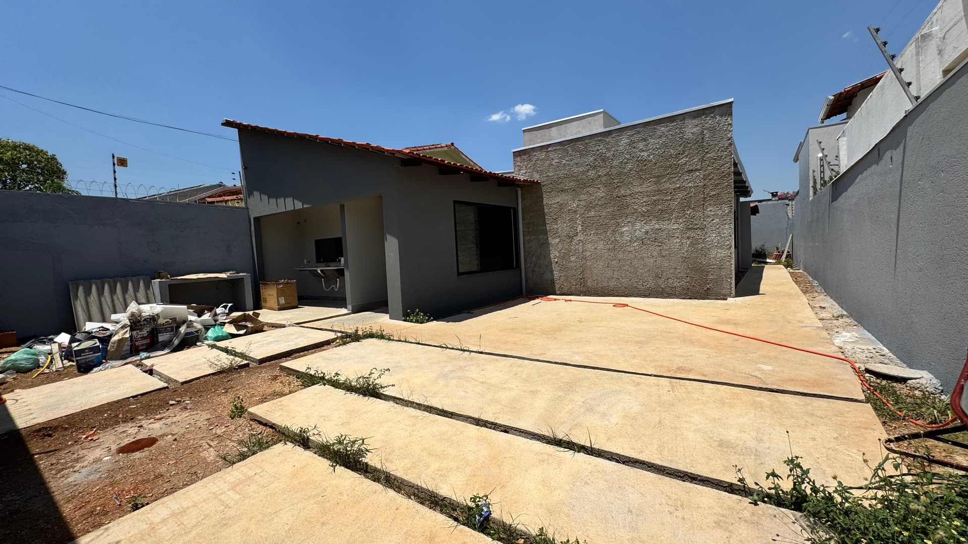 Casa à venda na 208 Sul com 3 quartos e 2 suítes em Palmas