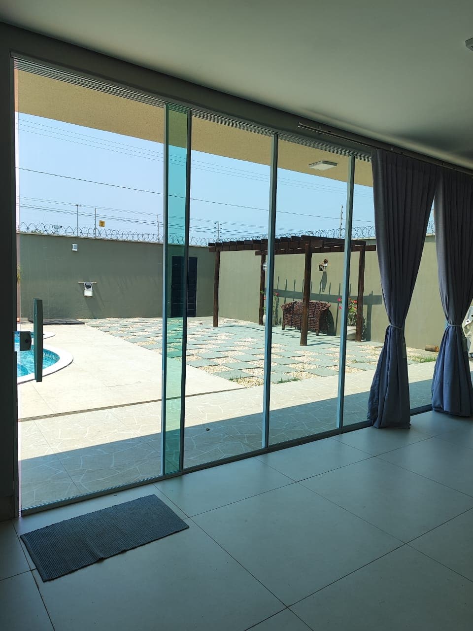 Casa de alto padrão de esquina à venda na 407 Sul – Palmas/TO