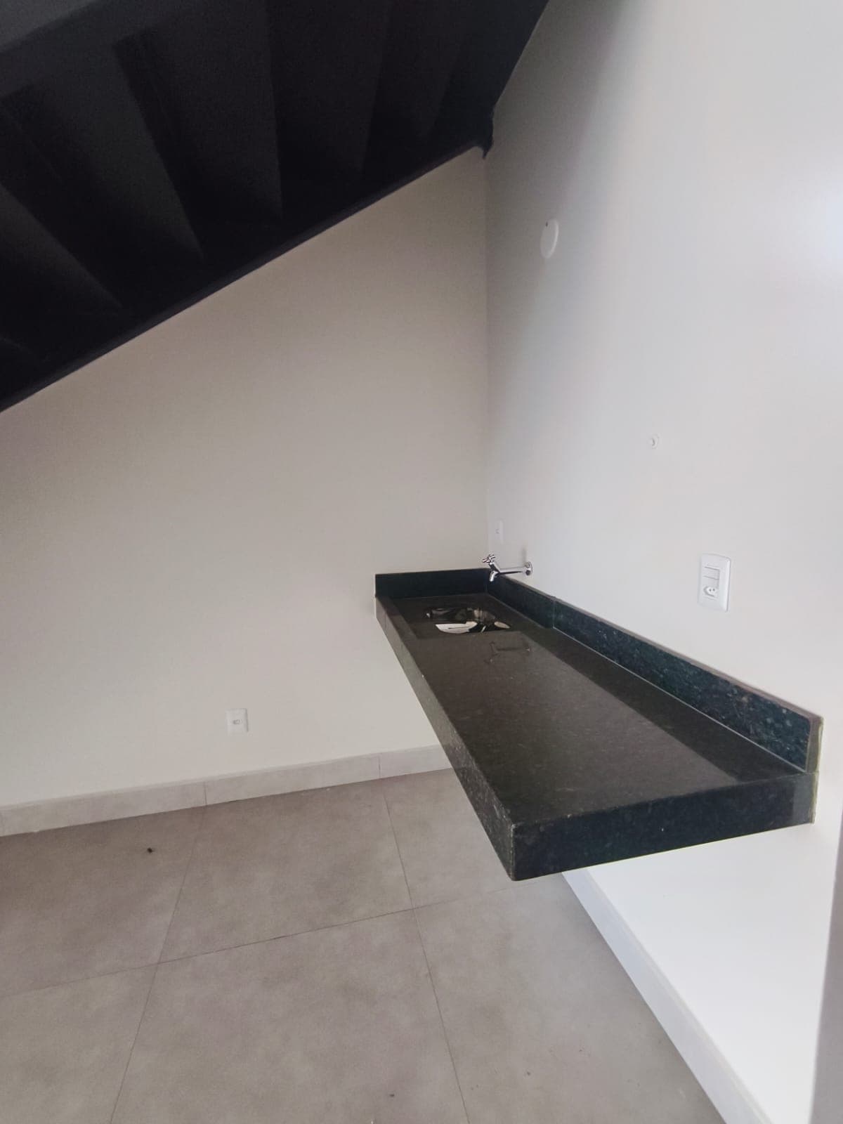 Sala Comercial Térrea com Mezanino à Venda ou Locação na 112 Sul – Palmas/TO