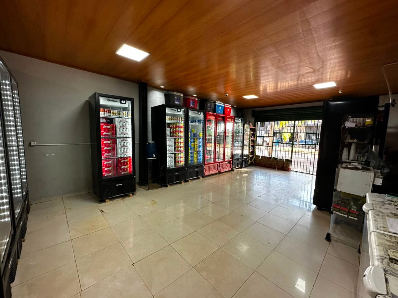 Estrutura Comercial Completa com Energia Solar e Equipamentos de Alto Padrão