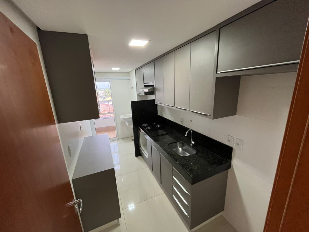 Apartamento Semimobiliado com 2 Quartos no Residencial Serra do Carmo – 305 Sul, Palmas-TO