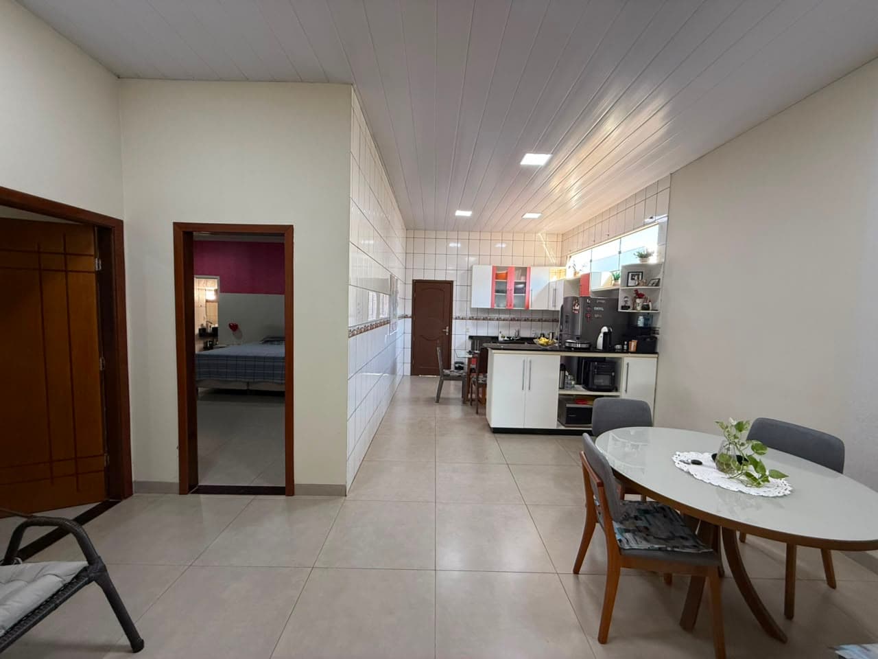 Casa em Lote Grande de 360m² com 2 Suítes na 1103 Sul