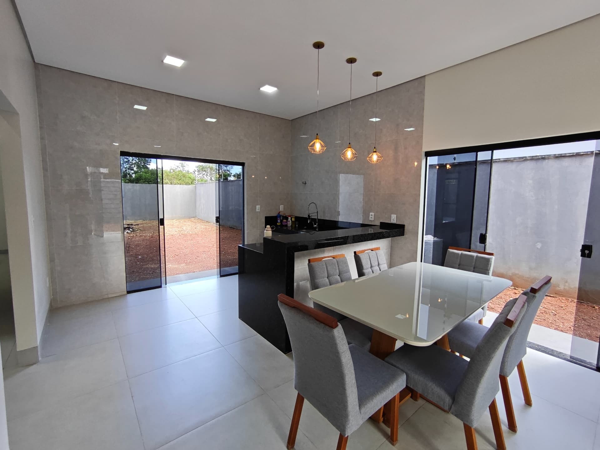 Casa 3 quartos com ilha gourmet e lote amplo na Arso 103 (1007 Sul)