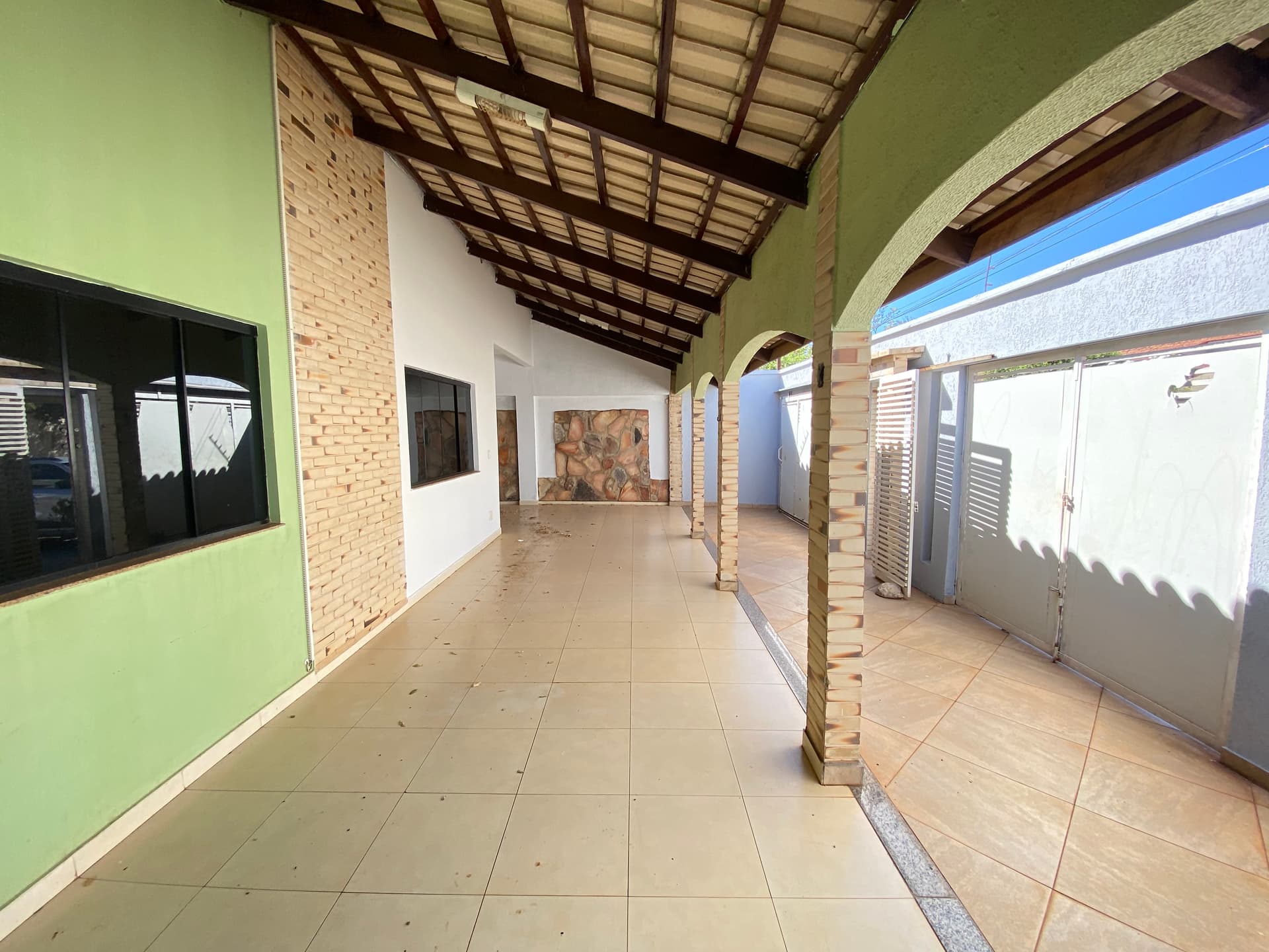 Sobrado com 5 Quartos, 4 Suítes, Piscina e Área Gourmet à Venda na 110 Sul – Palmas/TO