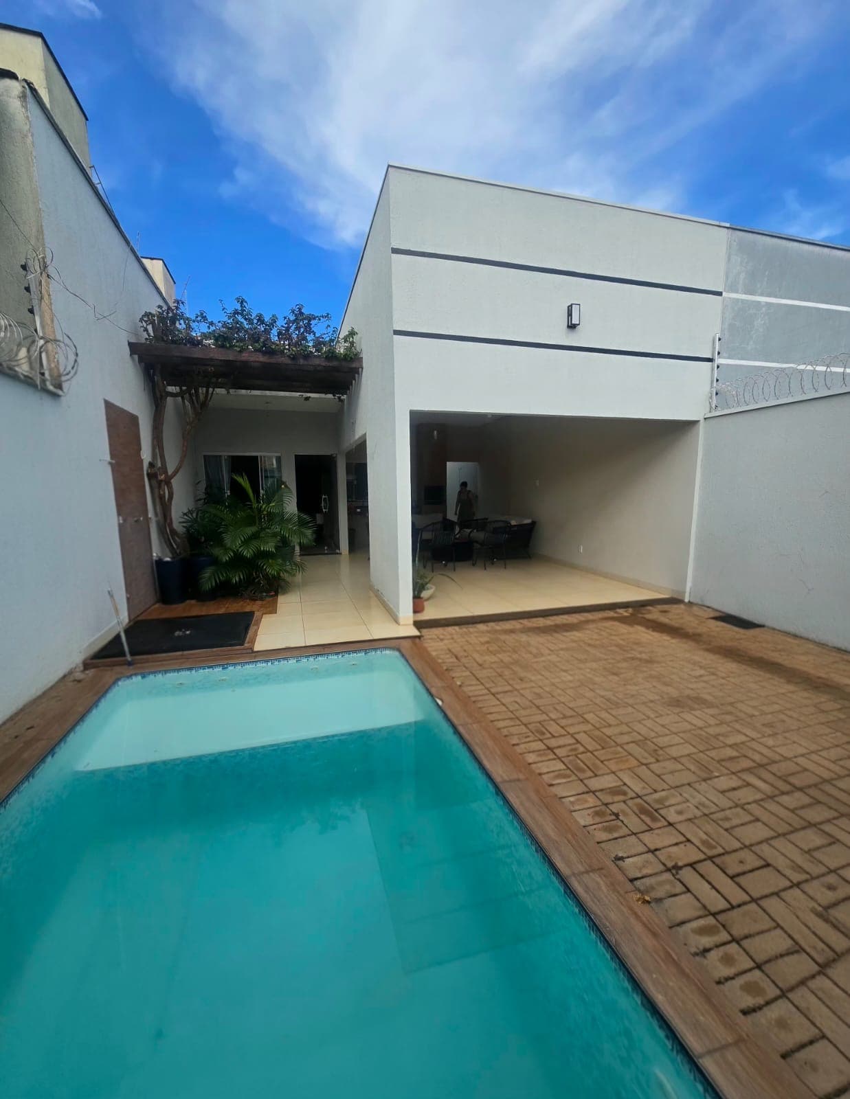 Casa 3 quartos com piscina e closet próximo ao Capim Dourado Shopping