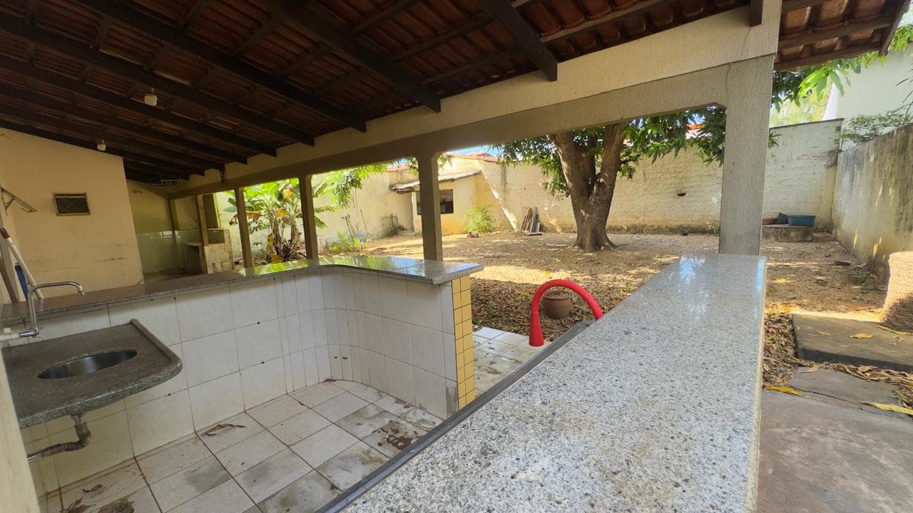 Sobrado com 4 quartos e lote de 450 m² à venda na 208 Norte – Palmas/TO