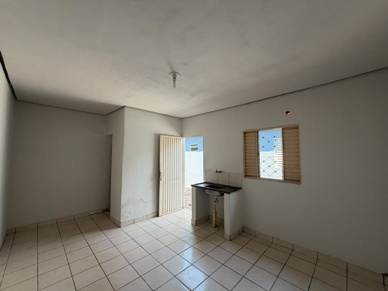 Kitnet 1 quarto para aluguel na 704 Sul – Casa 4, Palmas/TO