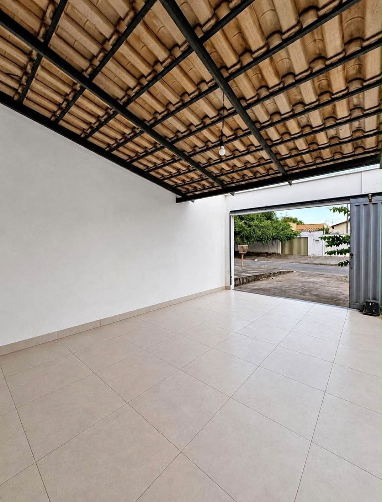 Casa à venda na 704 Sul com 3 quartos, suíte e porteira fechada em Palmas