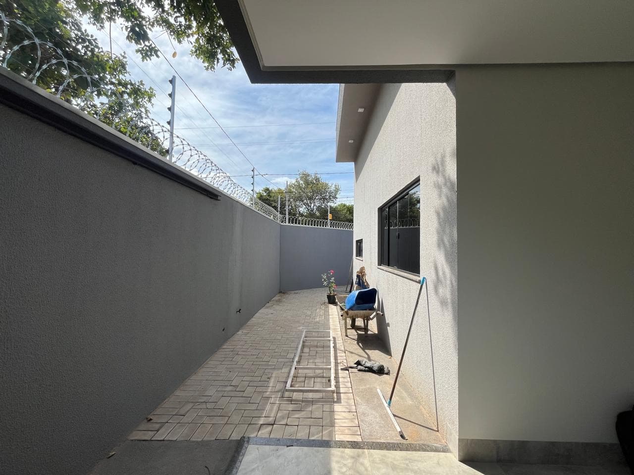 Casa à Venda na 1404 Sul – Palmas/TO | 3 Quartos, Espaço Gourmet e Pé-Direito Alto