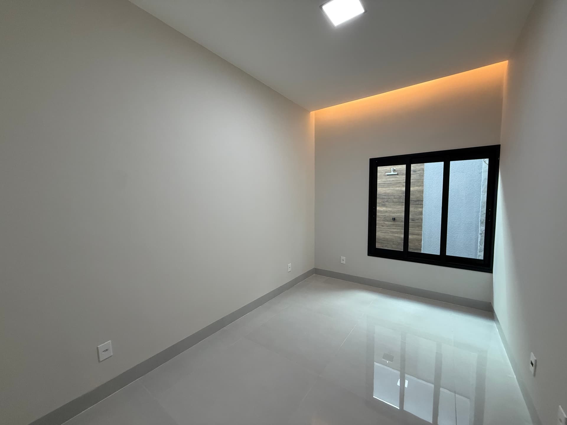 Casa de alto padrão com 3 suites, escritório e piscina na Arso 42 em Palmas – TO