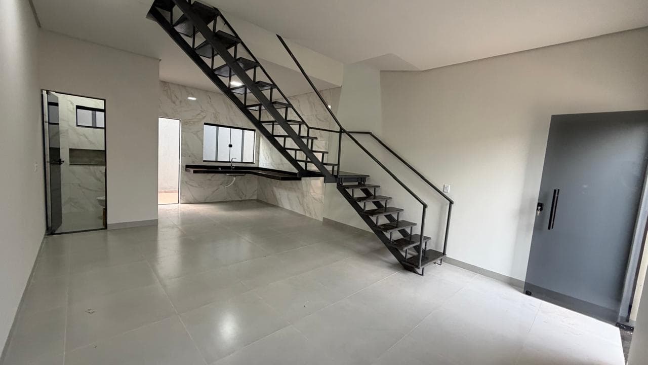 Sobrado com 2 suítes e varanda à venda na 1506 Sul – Palmas/TO