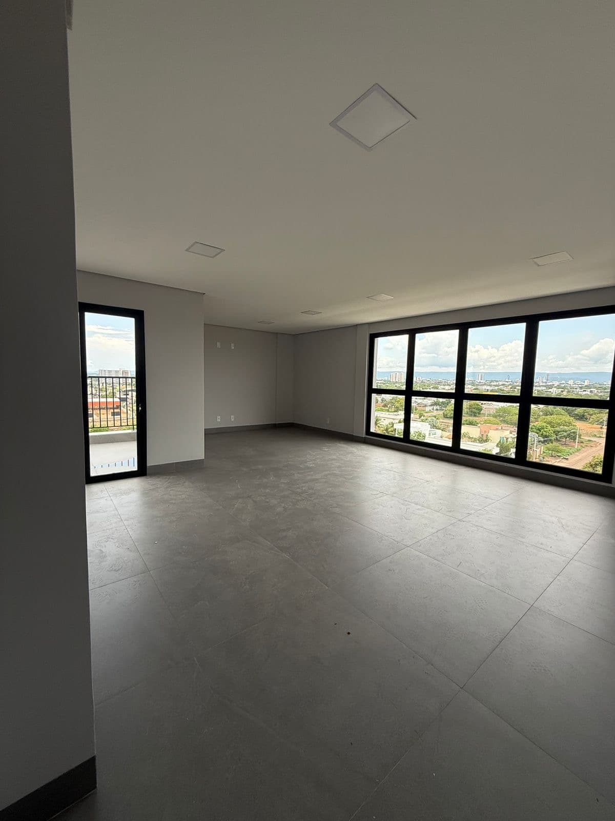 Apartamento com 3 Quartos e Vista para o Lago à Venda na Praia Graciosa – Palmas/TO