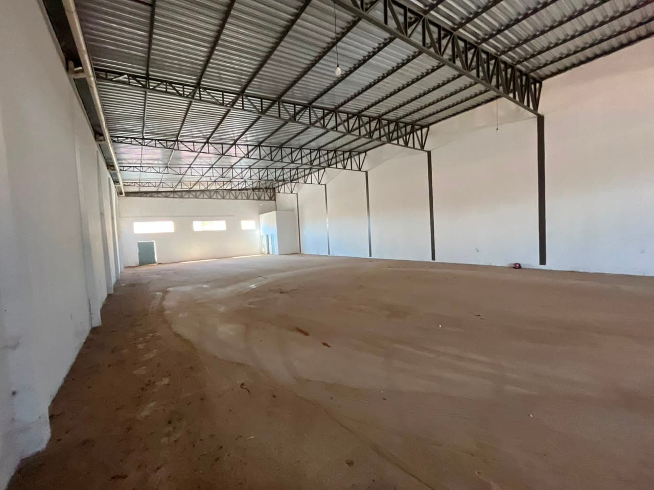 Galpão para locação na 903 Sul com 600 m² e acesso para caminhões – Palmas/TO