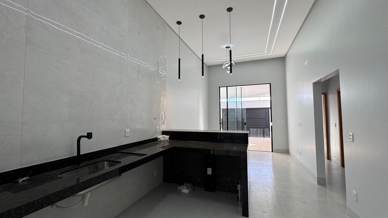 Casa com 3 quartos sendo 1 suíte, à venda na quadra 1503 sul, em Palmas – TO